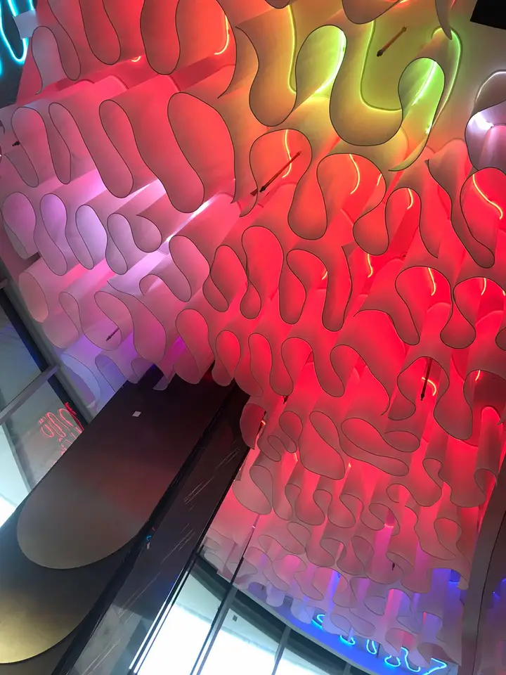 Wave Ceiling, Jumeirah